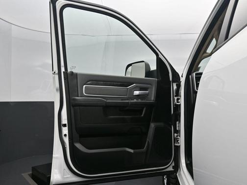 2019 RAM 2500 Big Horn Crew Cab 4x4 6'4' Box