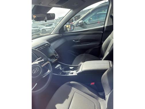 2022 Hyundai TUCSON SE
