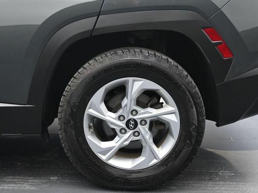 2022 Hyundai TUCSON SE