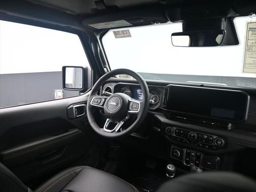 2025 Jeep Wrangler 4-Door Sahara 4x4