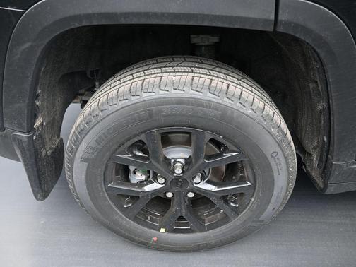 2026 Jeep Grand Cherokee Altitude