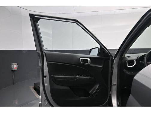 Shimmering Silver 2023 Hyundai VENUE SEL