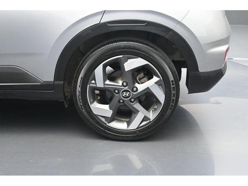 Shimmering Silver 2023 Hyundai VENUE SEL