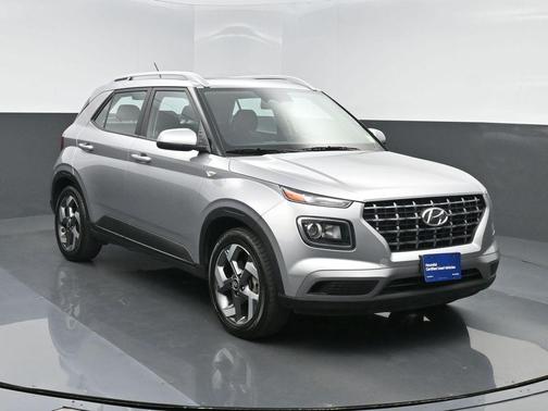 Shimmering Silver 2023 Hyundai VENUE SEL