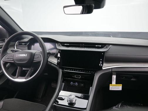 2026 Jeep Grand Cherokee Altitude