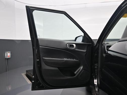 2023 Hyundai VENUE SE