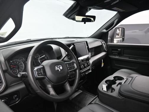 2025 RAM 2500 Tradesman Crew Cab 4x4 6'4' Box