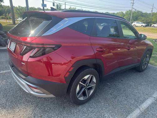 Ultimate Red 2025 Hyundai TUCSON SEL Convenience