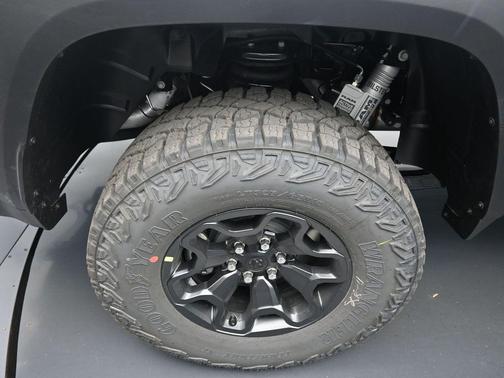 2026 RAM 1500 RHO Crew Cab 4x4 5'7' Box