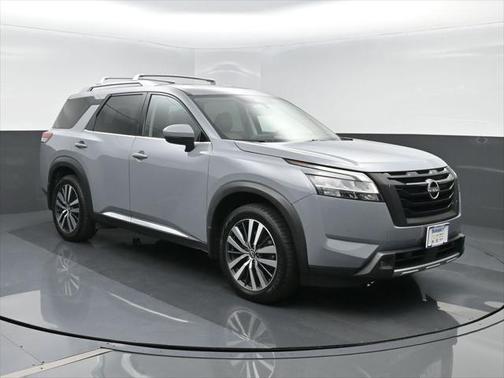 2022 Nissan Pathfinder Platinum 4WD