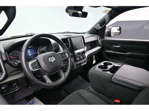 Diamond Black Crystal Pearlcoat 2026 RAM 1500 Warlock Crew Cab 4x4 5'7' Box