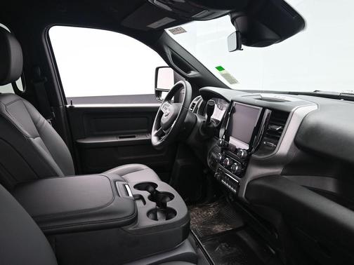 2026 RAM 2500 Tradesman Crew Cab 4x4 8' Box