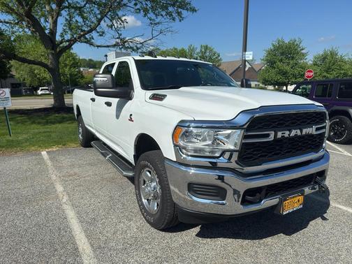 Bright White Clearcoat 2024 RAM 3500 Tradesman Crew Cab 4x4 8' Box