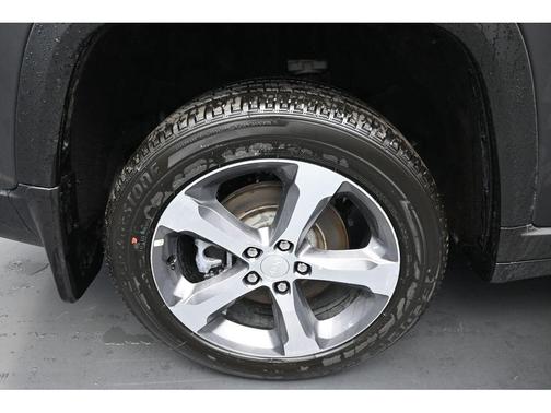 Baltic Gray Metallic Clearcoat 2026 Jeep Grand Cherokee L Limited