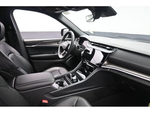 Baltic Gray Metallic Clearcoat 2026 Jeep Grand Cherokee L Limited