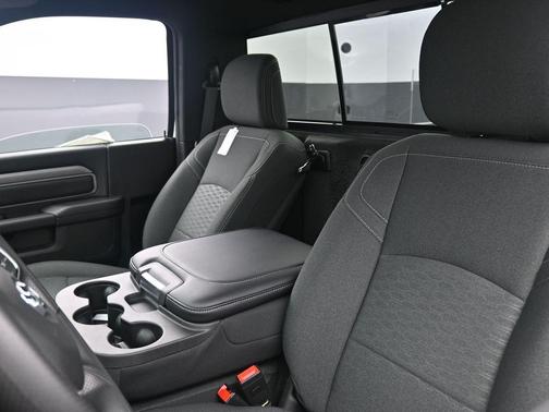 2025 RAM 2500 Tradesman Regular Cab 4x4 8' Box
