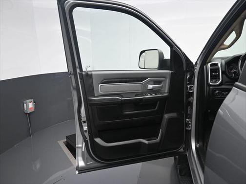 2019 RAM 2500 Big Horn Crew Cab 4x4 6'4' Box
