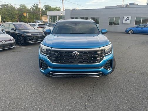 Kingfisher Blue 2024 Volkswagen Atlas Cross Sport 2.0T SEL Premium R-Line
