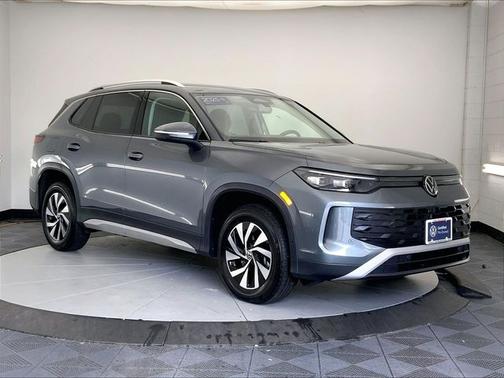 Platinum Gray Metallic 2025 Volkswagen Tiguan 2.0T S