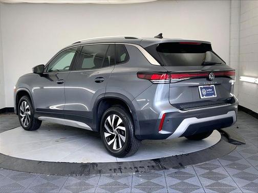 Platinum Gray Metallic 2025 Volkswagen Tiguan 2.0T S
