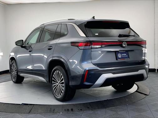 Platinum Gray Metallic 2025 Volkswagen Tiguan 2.0T S