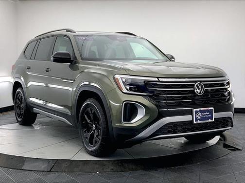 Avocado Green Pearl 2025 Volkswagen Atlas 2.0T Peak Edition