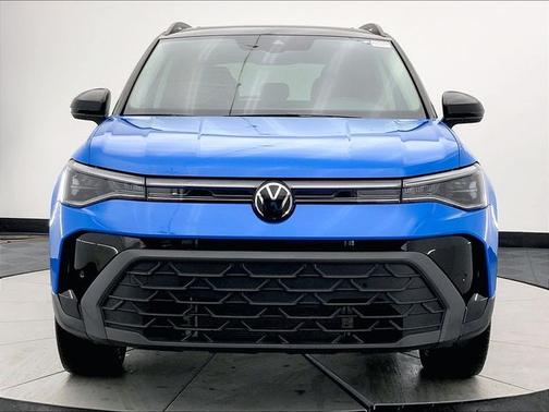 Cornflower Blue W/Black Roof 2025 Volkswagen Taos 1.5T SE Black