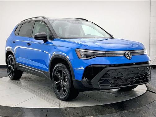 Cornflower Blue W/Black Roof 2025 Volkswagen Taos 1.5T SE Black