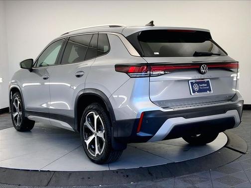 Pyrite Silver Metallic 2025 Volkswagen Tiguan 2.0T SE
