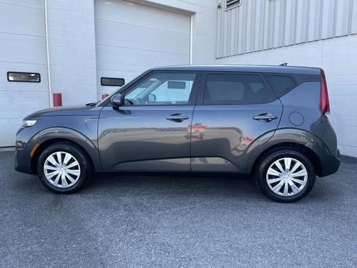Gravity Gray 2021 Kia Soul LX