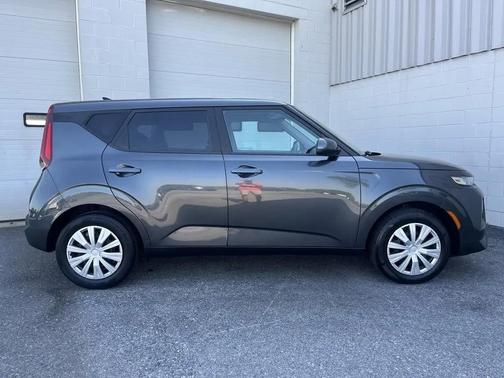 Gravity Gray 2021 Kia Soul LX