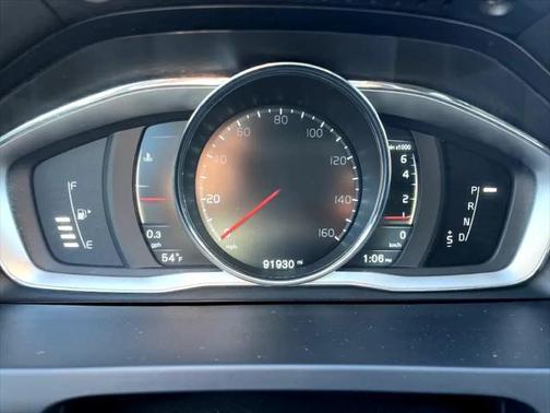 2016 Volvo V60 Cross Country T5
