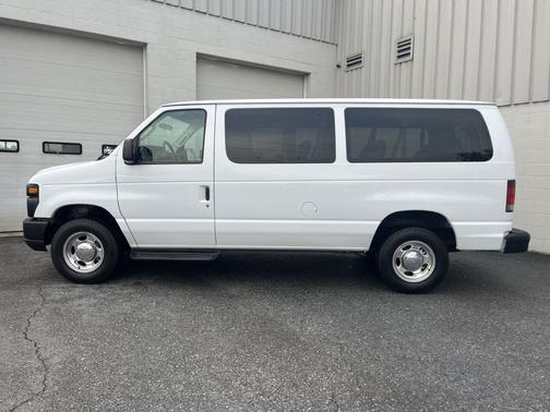 2011 Ford E350 Super Duty XLT