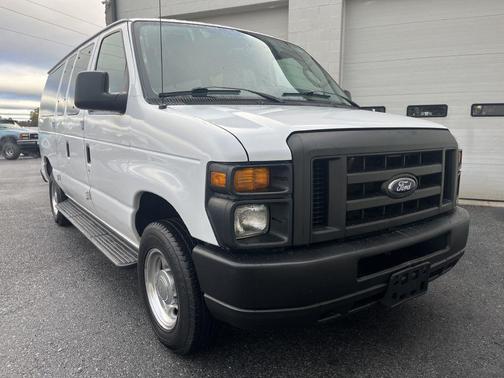 2011 Ford E350 Super Duty XLT