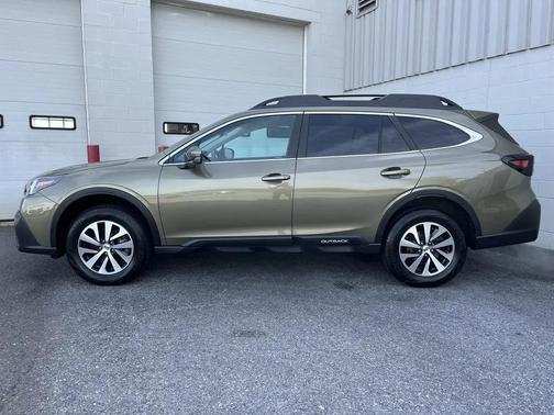 Autumn Green Metallic 2022 Subaru Outback Premium