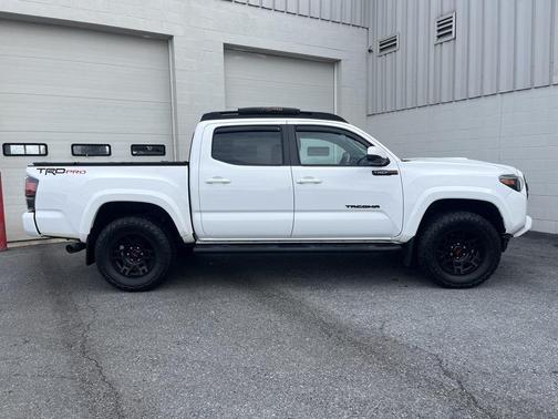 2016 Toyota Tacoma TRD Sport