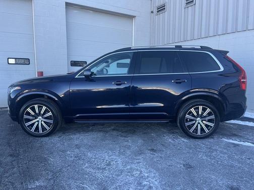 2017 Volvo XC90 T5 Momentum