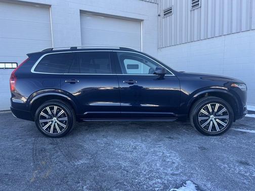 2017 Volvo XC90 T5 Momentum