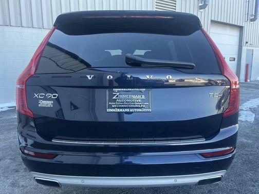 2017 Volvo XC90 T5 Momentum