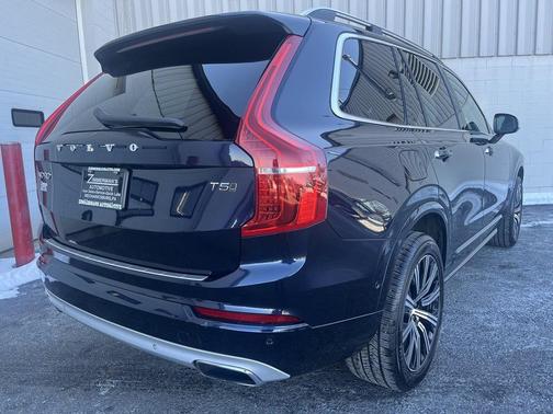 2017 Volvo XC90 T5 Momentum
