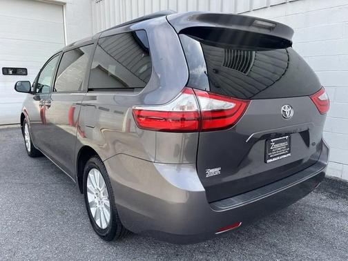2015 Toyota Sienna LE