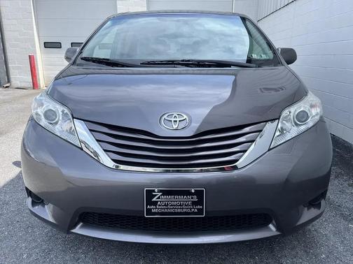 2015 Toyota Sienna LE