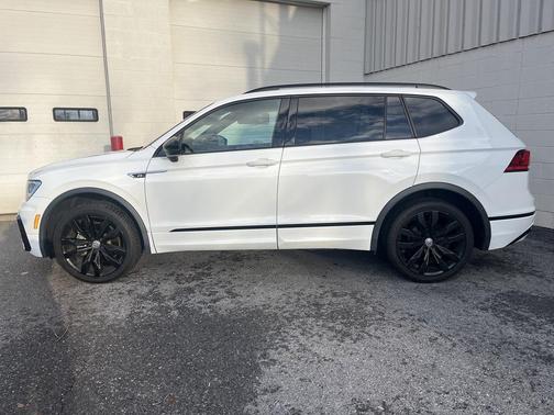 2021 Volkswagen Tiguan 2.0T SE R-Line Black 4MOTION