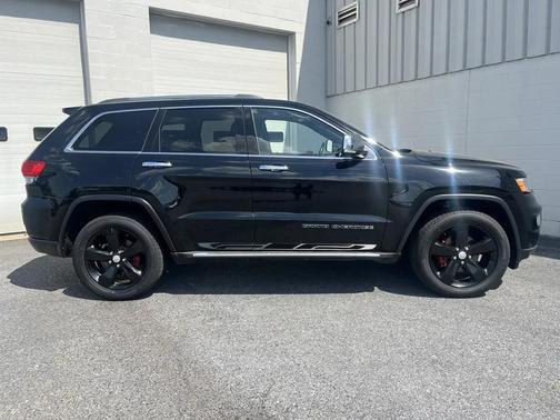 Diamond Black Crystal Pearlcoat 2017 Jeep Grand Cherokee Limited