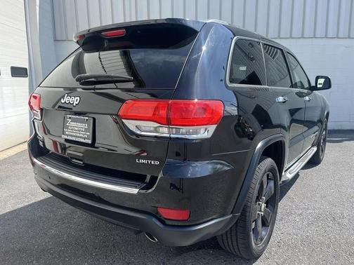 Diamond Black Crystal Pearlcoat 2017 Jeep Grand Cherokee Limited