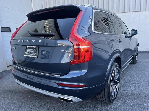 2021 Volvo XC90 T6 Momentum