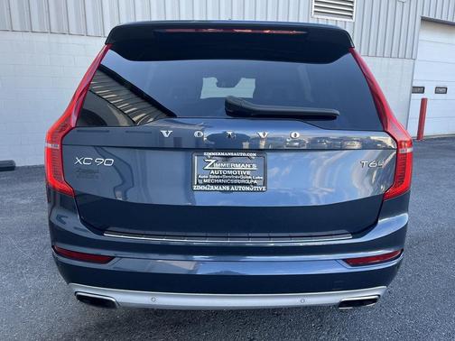 2021 Volvo XC90 T6 Momentum