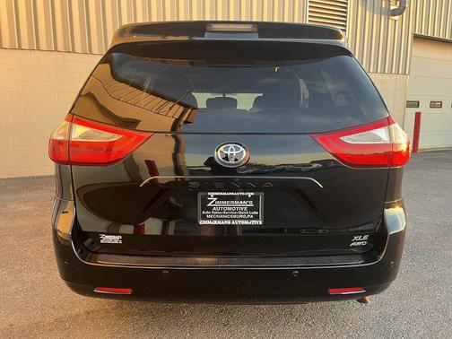 2017 Toyota Sienna XLE