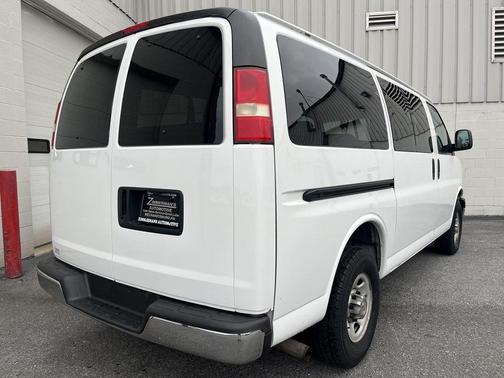 2005 Chevrolet Express 3500 Base