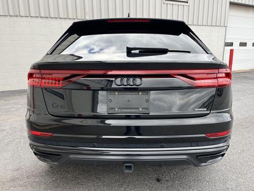 2022 Audi Q8 55 Premium Plus